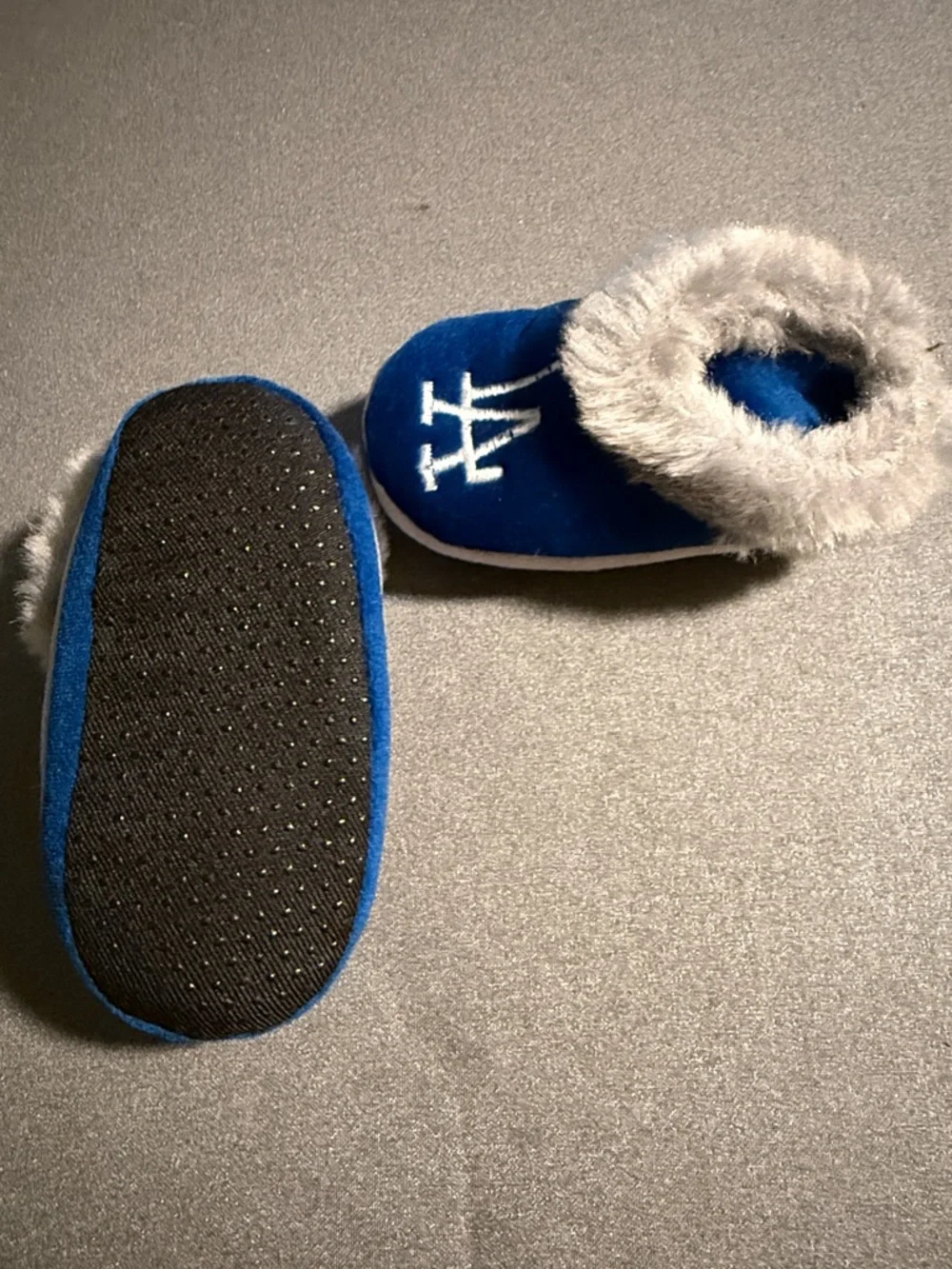 💜Los Angeles Dodgers Blue Plush Baby Infant Booties with Faux Fur Trim